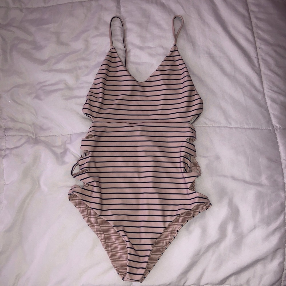 acacia one piece